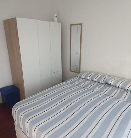 Habitacion Pequena Con Balcon Apartment Vigo Ngoại thất bức ảnh