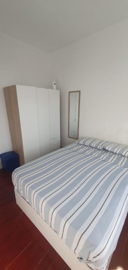 Habitacion Pequena Con Balcon Apartment Vigo Ngoại thất bức ảnh